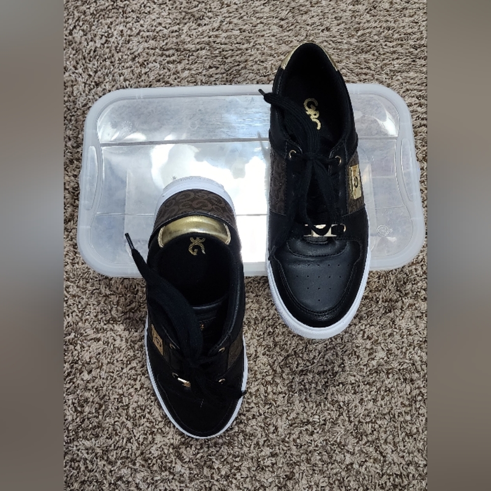 Shoe - Picture 3 of 3
